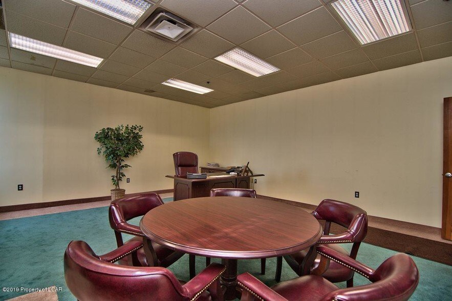 More Photos Of 220 Oak Hill Rd, Mountain Top Distribution For Sale