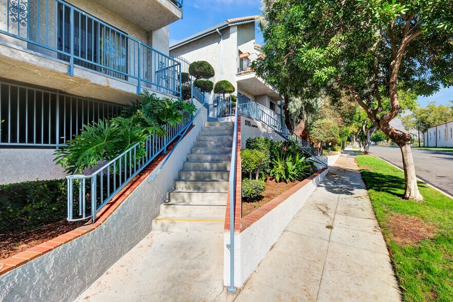 More Photos Of 515 E Elmwood Ave, Burbank Apartments For Sale