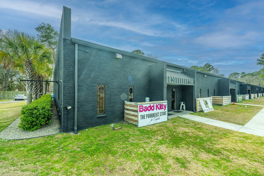 More Photos Of 622 Old Trolley Rd, Summerville Storefront For Sale