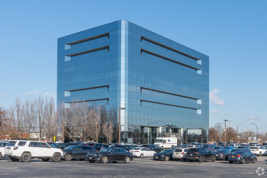 More Photos Of 666 Old Country Rd, Garden City Office For Lease