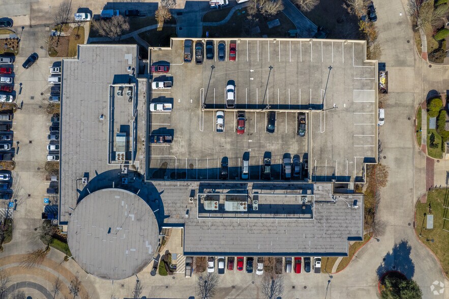 More Photos Of 1660 W Lake Houston Pky, Kingwood Unknown For Lease