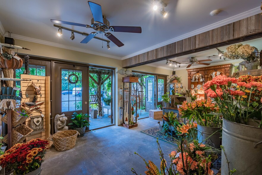 More Photos Of 7505 Saltsburg Rd, Pittsburgh Restaurant For Sale