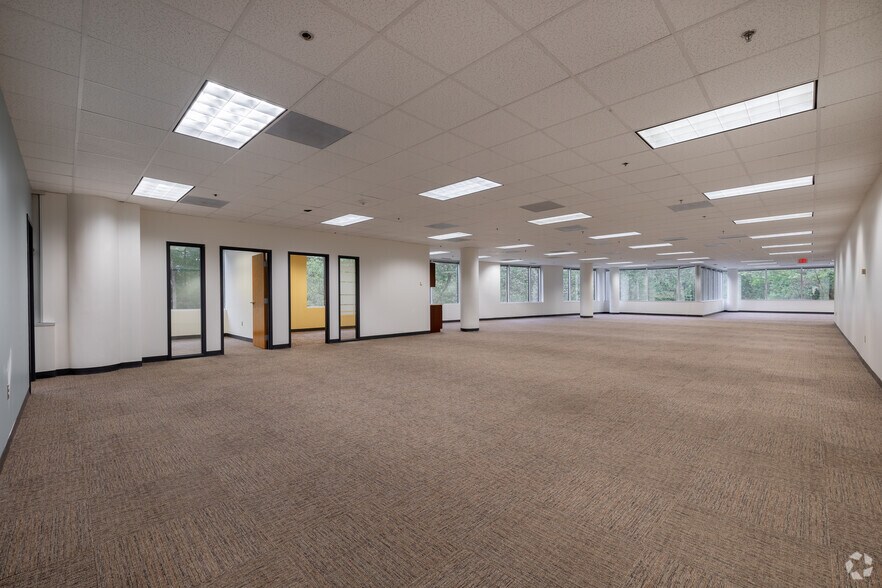 More Photos Of 7501 Boulder View Dr, North Chesterfield Unknown For Lease