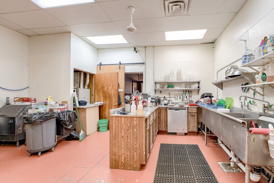 More Photos Of 644 Main St, North Bend Restaurant For Sale