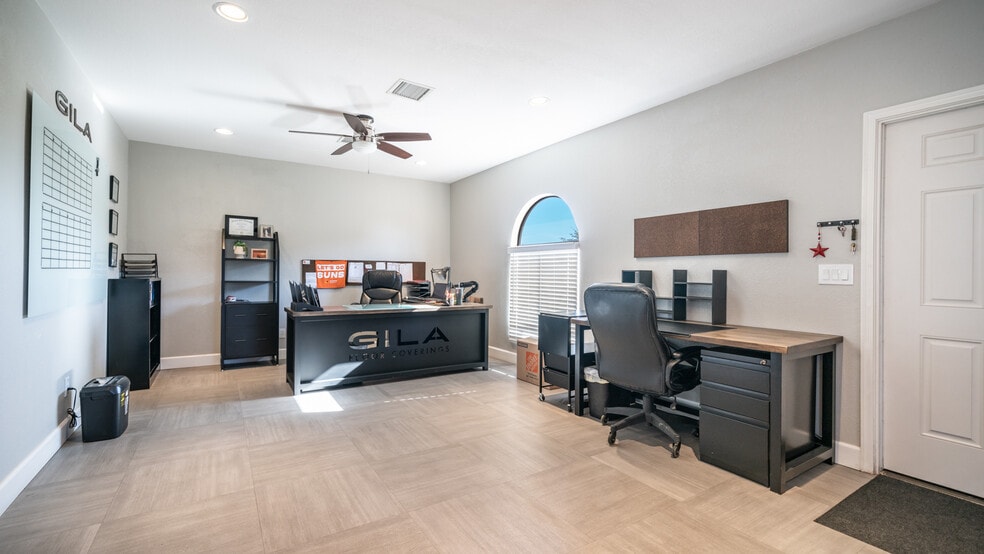 More Photos Of 680 N Golden Key St, Gilbert Warehouse For Lease