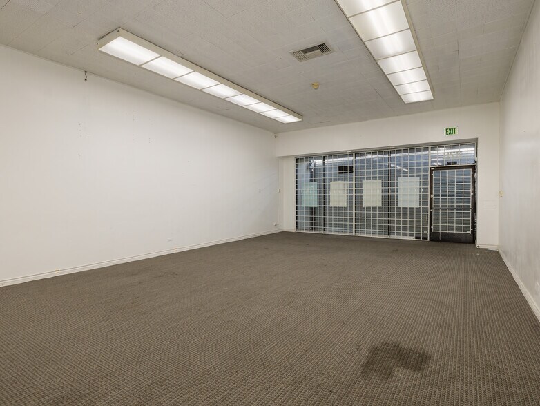 More Photos Of 320-330 E Manchester Blvd, Inglewood Bank For Lease