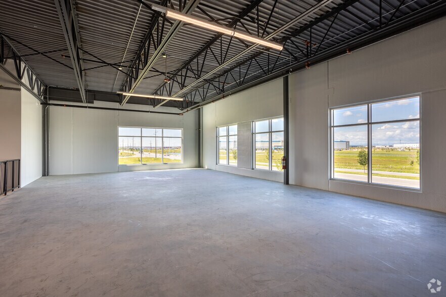 More Photos Of 9870 70 St SE, Calgary Warehouse For Sale