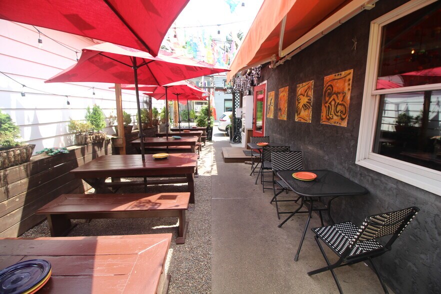More Photos Of 49 N Main St, Lambertville Restaurant For Sale