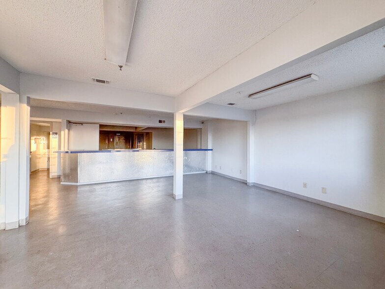 More Photos Of 13505 Regional Dr, Laredo Warehouse For Lease