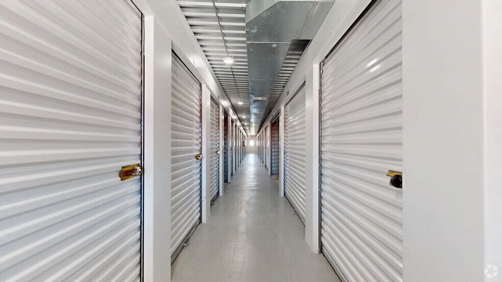 More Photos Of 6445 Green Valley Rd, Cibolo Self Storage For Sale