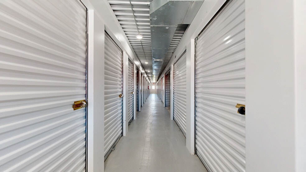 More Photos Of 6445 Green Valley Rd, Cibolo Self Storage For Sale