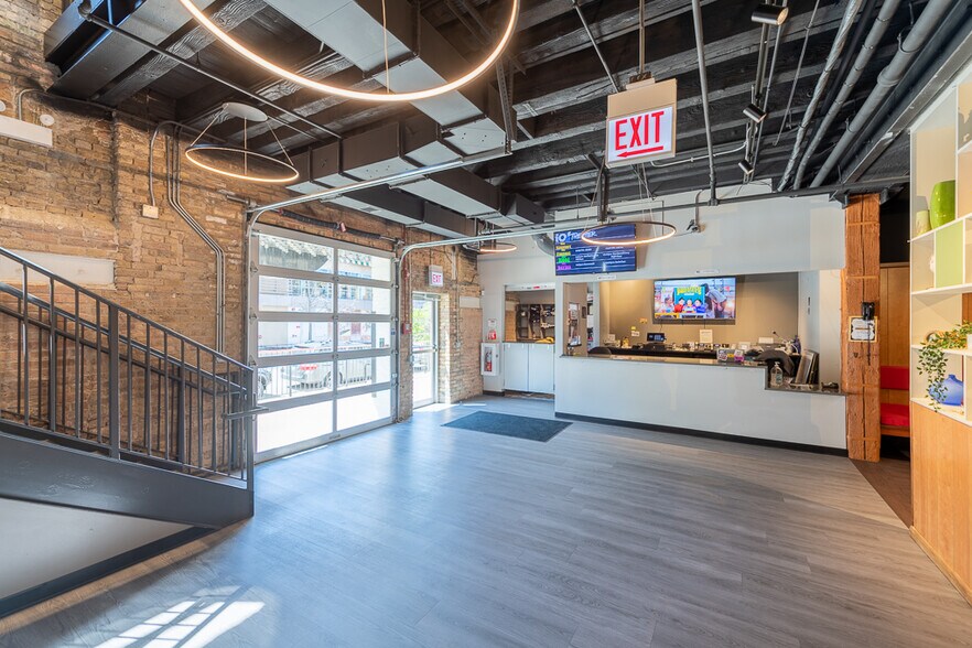 More Photos Of 1501 N Kingsbury St, Chicago General Retail For Lease