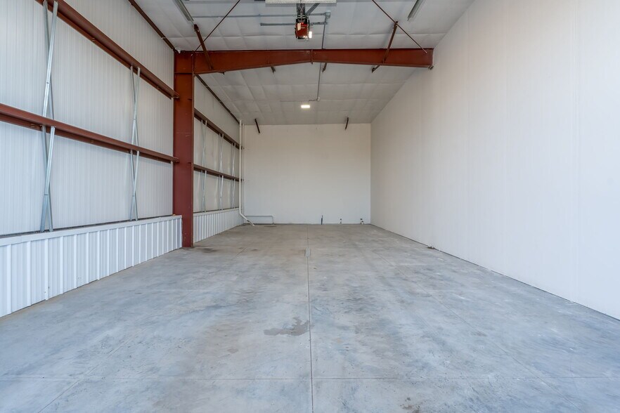 More Photos Of 3021 Evergreen Trl, Mankato Warehouse For Sale