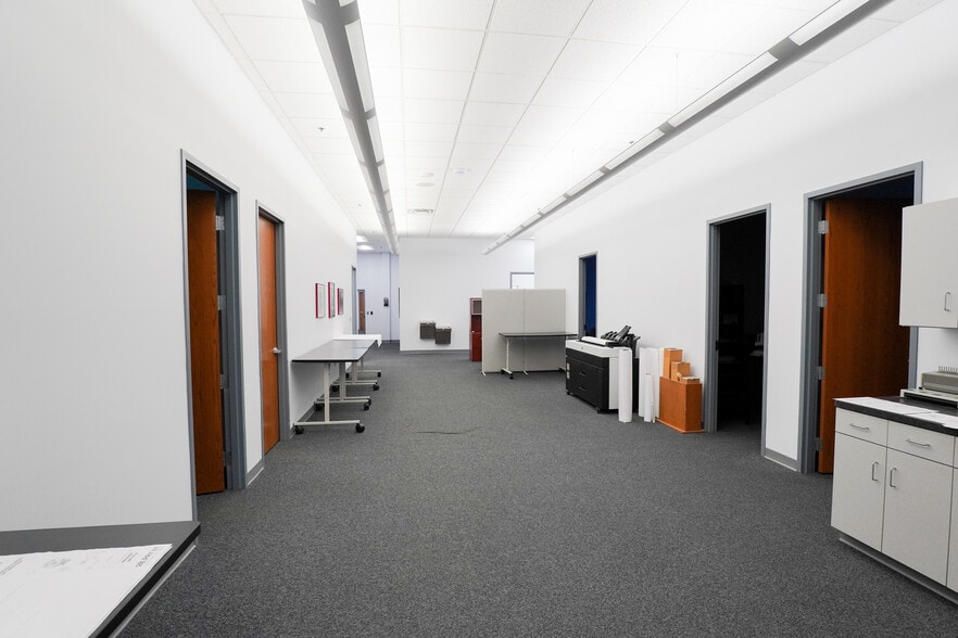 More Photos Of 4585 Cornell Rd, Blue Ash Manufacturing For Sale
