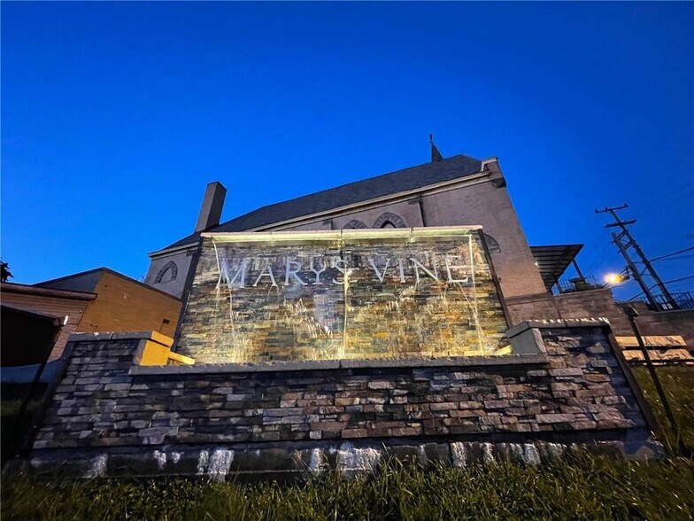 More Photos Of 211 Kenmawr Ave, Braddock Restaurant For Sale