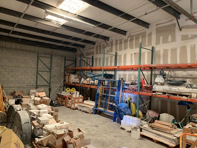 More Photos Of 859 W 13th Ct, Riviera Beach Warehouse For Lease
