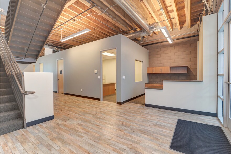 More Photos Of 2540-2546 Gateway Rd, Carlsbad Unknown For Lease