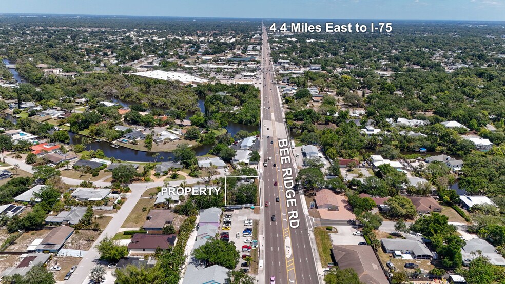 More Photos Of 2455 Bee Ridge Rd, Sarasota Office For Sale