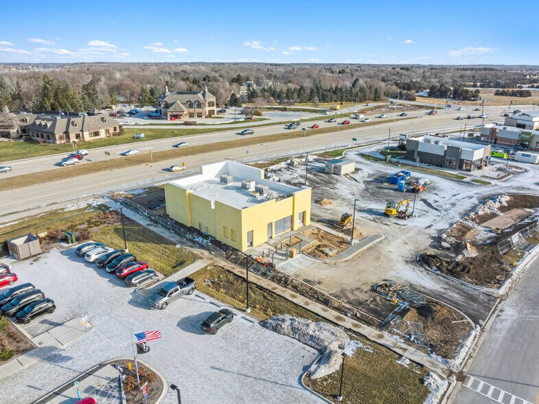 More Photos Of 1295 Olympia Fields Dr, Oconomowoc Restaurant For Sale