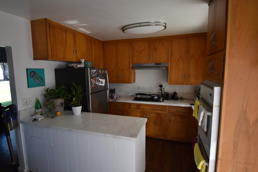More Photos Of 909 Chalcedony St, San Diego Multifamily For Sale