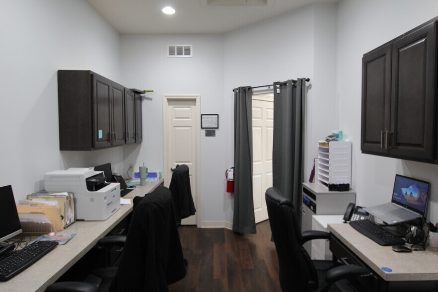 More Photos Of 8350 E Kemper Rd, Cincinnati Medical For Sale