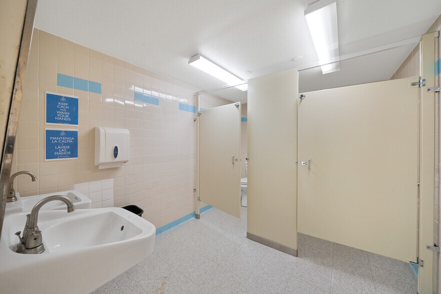 More Photos Of 19575 K St, Somerset Medical For Sale