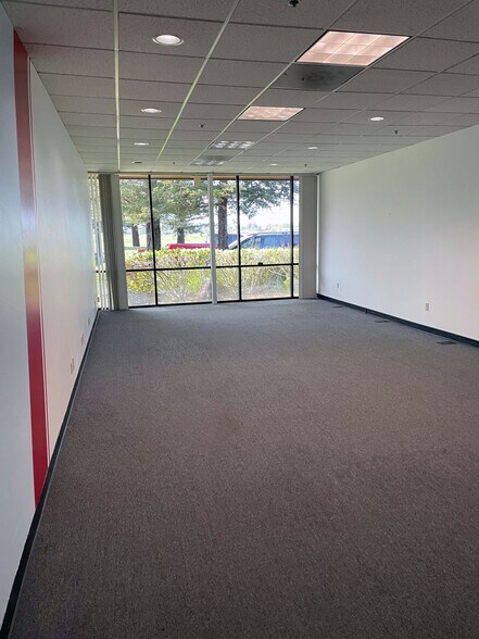 More Photos Of 1375 Corporate Cntr Pky, Santa Rosa Research And Development For Lease