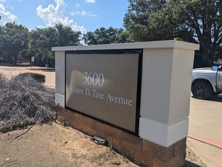 More Photos Of 3600 William D Tate Ave, Grapevine Medical For Lease