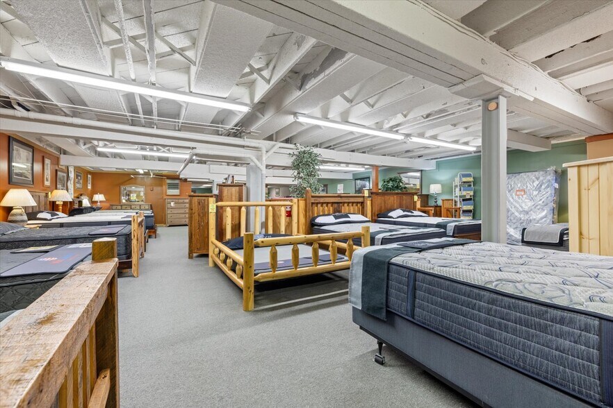 More Photos Of 816 NW 4th St, Grand Rapids General Retail For Sale