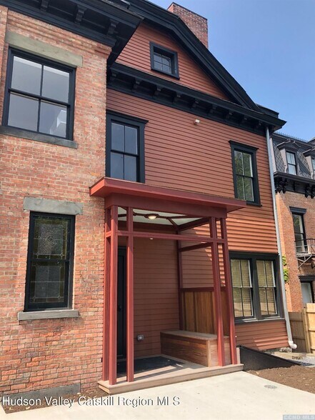 More Photos Of 420 Warren St, Hudson Office For Sale