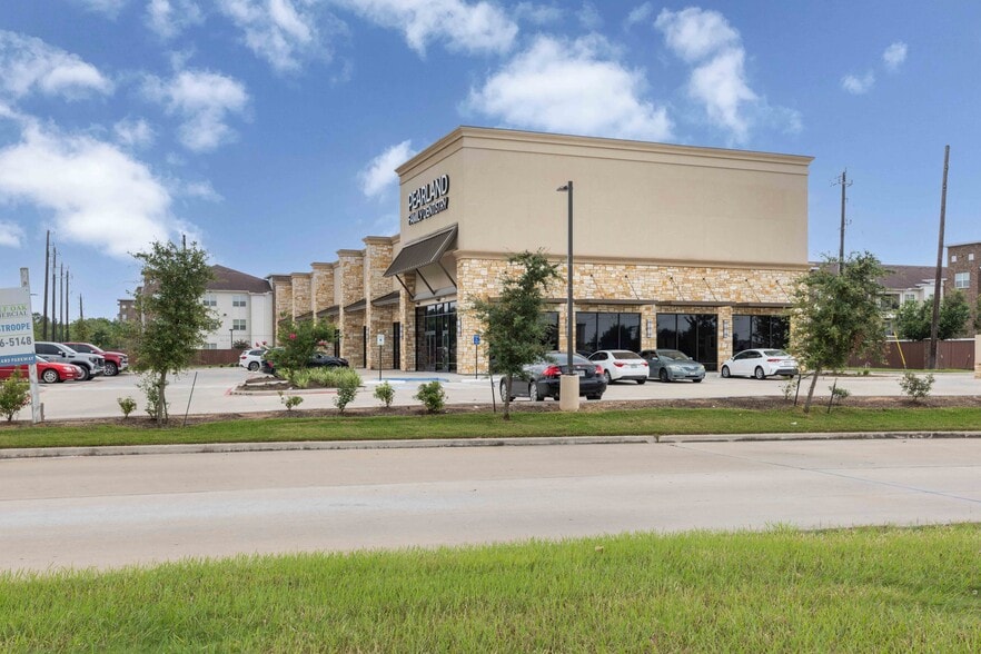 More Photos Of 11508 Pearland Pky, Houston Storefront Retail Office For Lease
