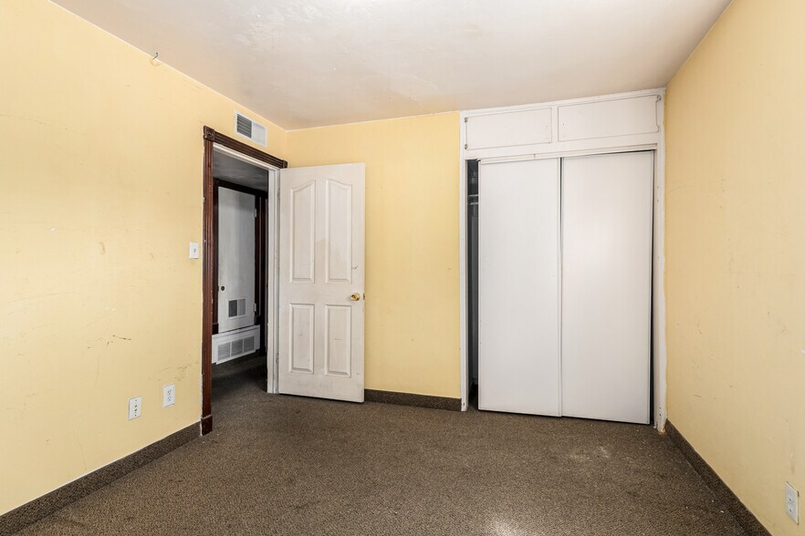 More Photos Of 545 E University Dr, Mesa Office For Sale
