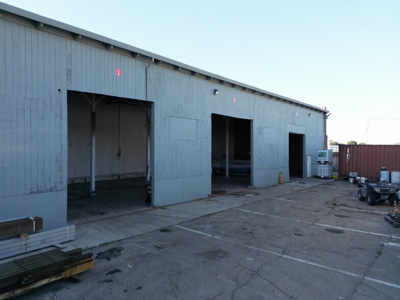 More Photos Of 1649 E Victor Rd, Lodi Distribution For Lease