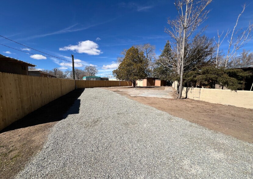 More Photos Of 1143 Gatewood Ave SW, Albuquerque Trailer Camper Park For Sale