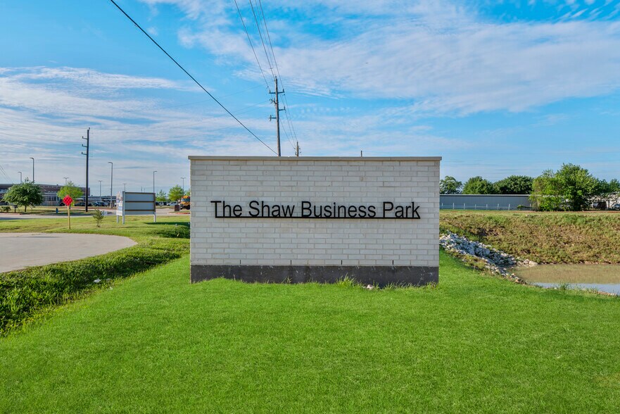More Photos Of 17985 Shaw Rd, Cypress Unknown For Lease