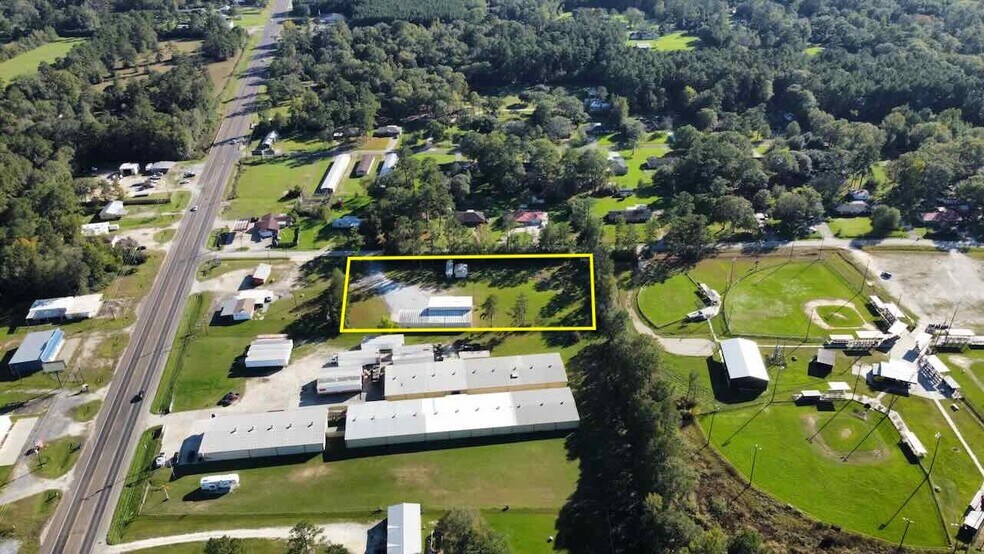 More Photos Of 8351 Bryant Dr, Silsbee Warehouse For Sale