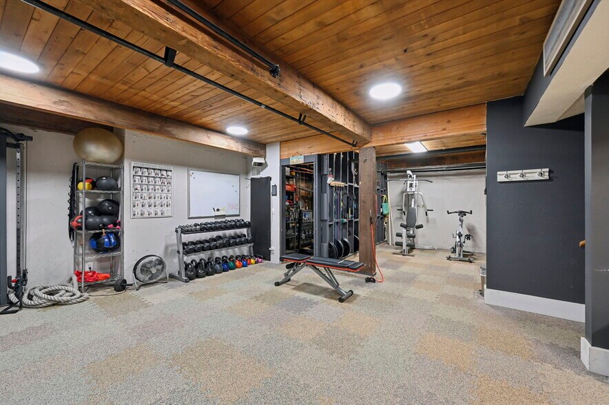 More Photos Of 2402 N Nevada Ave, Colorado Springs Freestanding For Sale