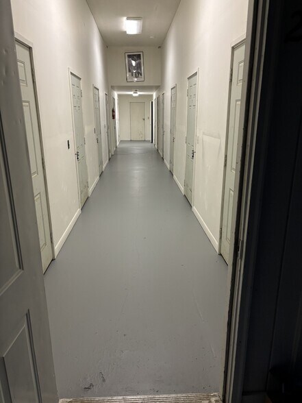 More Photos Of 216 Silverbrook Rd, Randle Self Storage For Sale