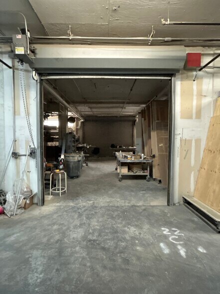 More Photos Of 1306 43rd Ave, Long Island City Warehouse For Lease