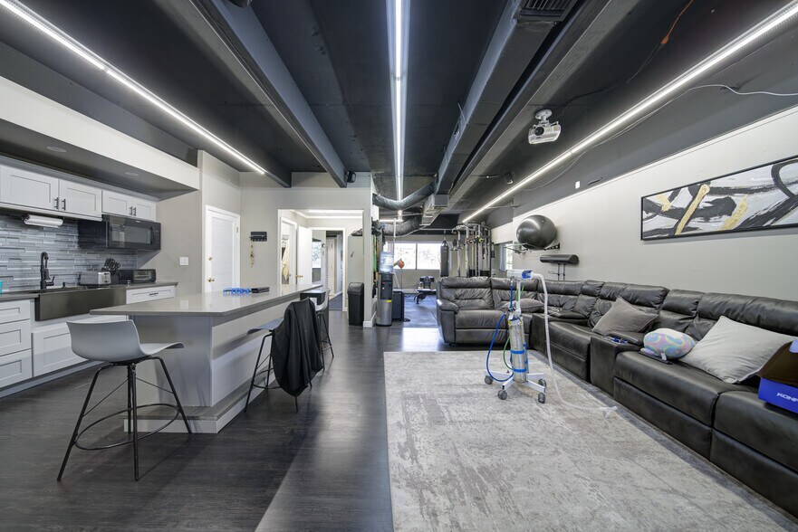 More Photos Of 2455 SW 27th Ave, Miami Medical For Lease