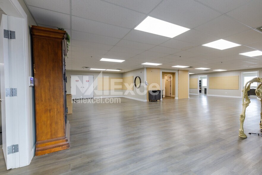 More Photos Of 444 N Industrial Rd, Saint George Warehouse For Lease