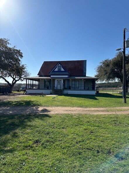 More Photos Of 9900 E State Highway 71, Spicewood Storefront For Lease