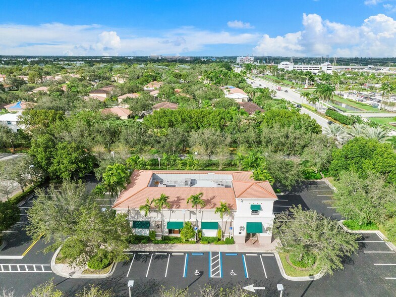 More Photos Of 4471 Weston Rd, Weston Freestanding For Lease