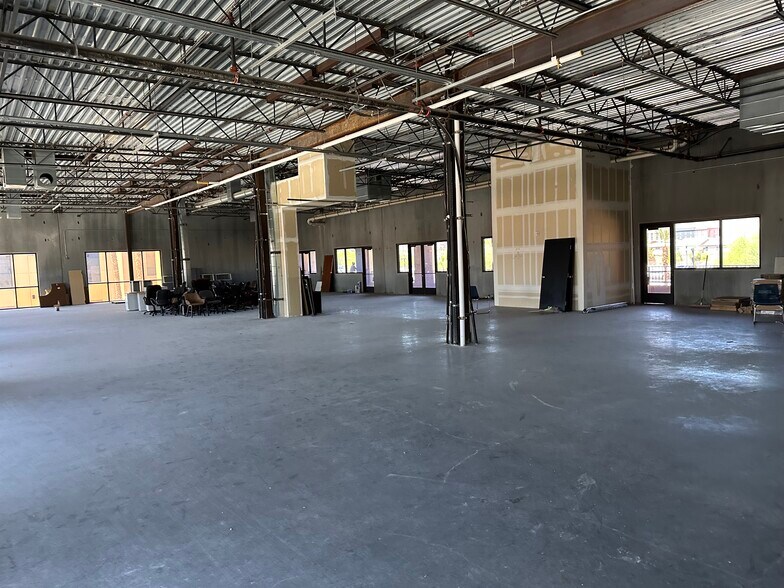 More Photos Of 6180 Brent Thurman Way, Las Vegas Office For Sale