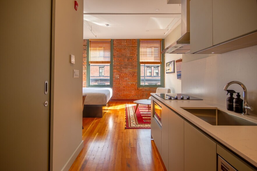 More Photos Of 211 Columbia St, Vancouver Hotel For Sale
