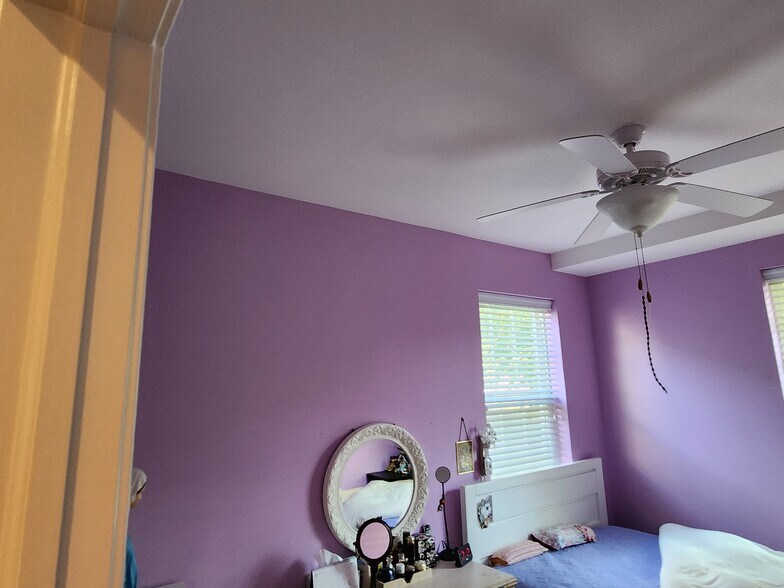 More Photos Of 1901 Pennview Rd, Havertown Flex For Sale