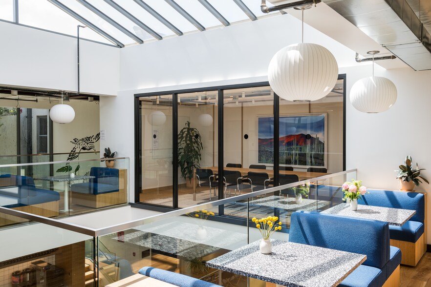 More Photos Of 3000 W Olympic Blvd, Santa Monica Office For Lease