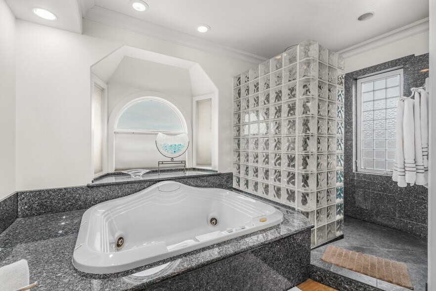 More Photos Of 233 SE 4th St, Pendleton Restaurant For Sale