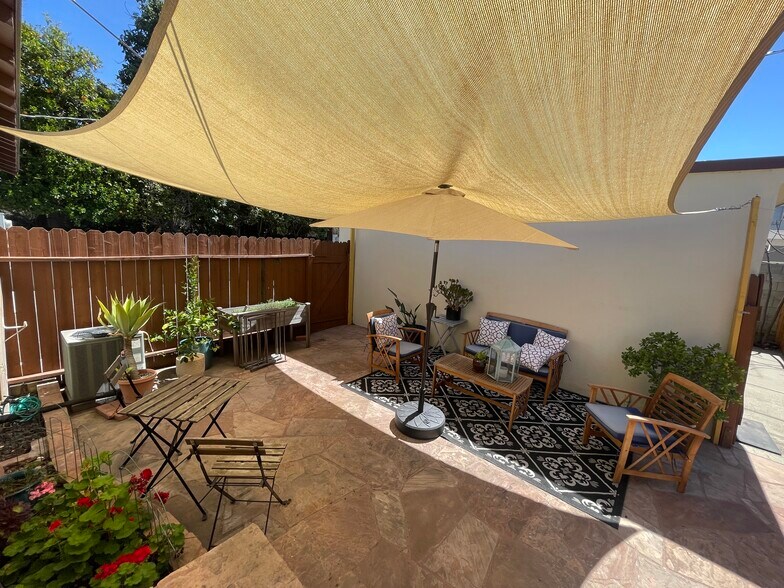 More Photos Of 14330 Albers St, Sherman Oaks Apartments For Sale