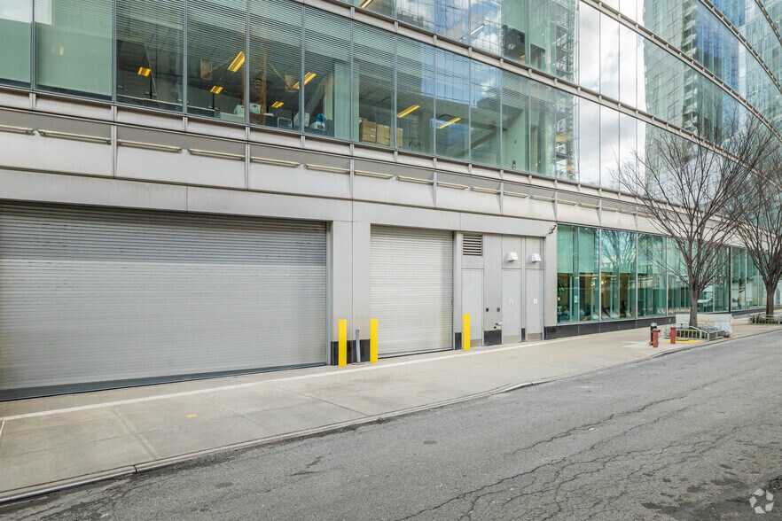More Photos Of 24-01 44th Rd, Long Island City Office For Sale